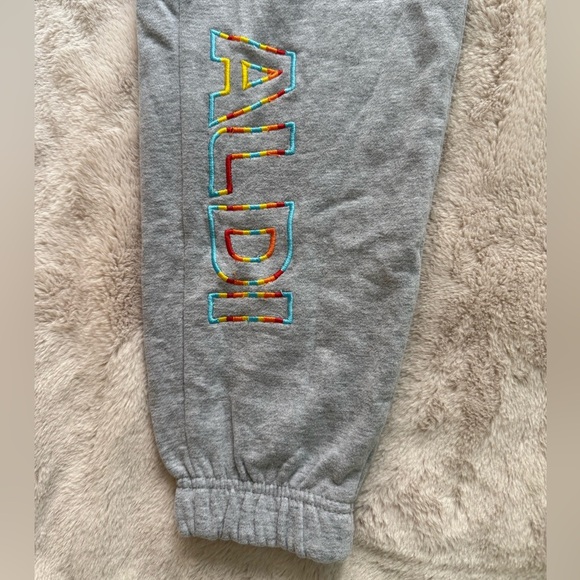 ALDI Gear 2024 Jogger Sweatpants Grey Embroidered Size M - Picture 3 of 10